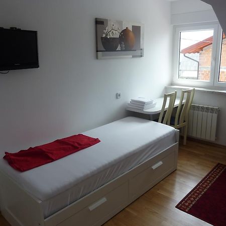 Rooms&Apartment Mira G. Postojna Exterior foto
