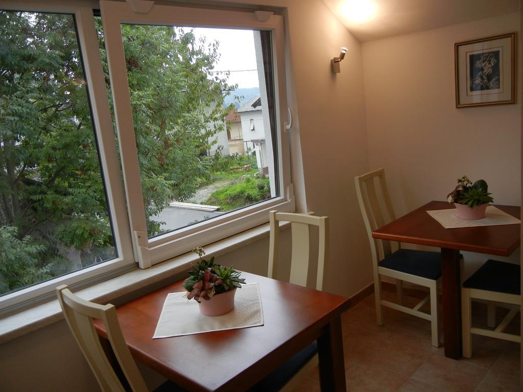 Rooms&Apartment Mira G. Postojna Exterior foto