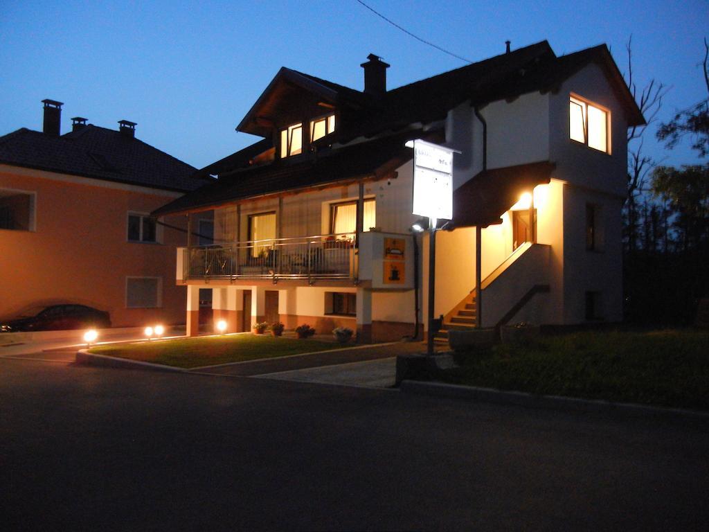 Rooms&Apartment Mira G. Postojna Exterior foto