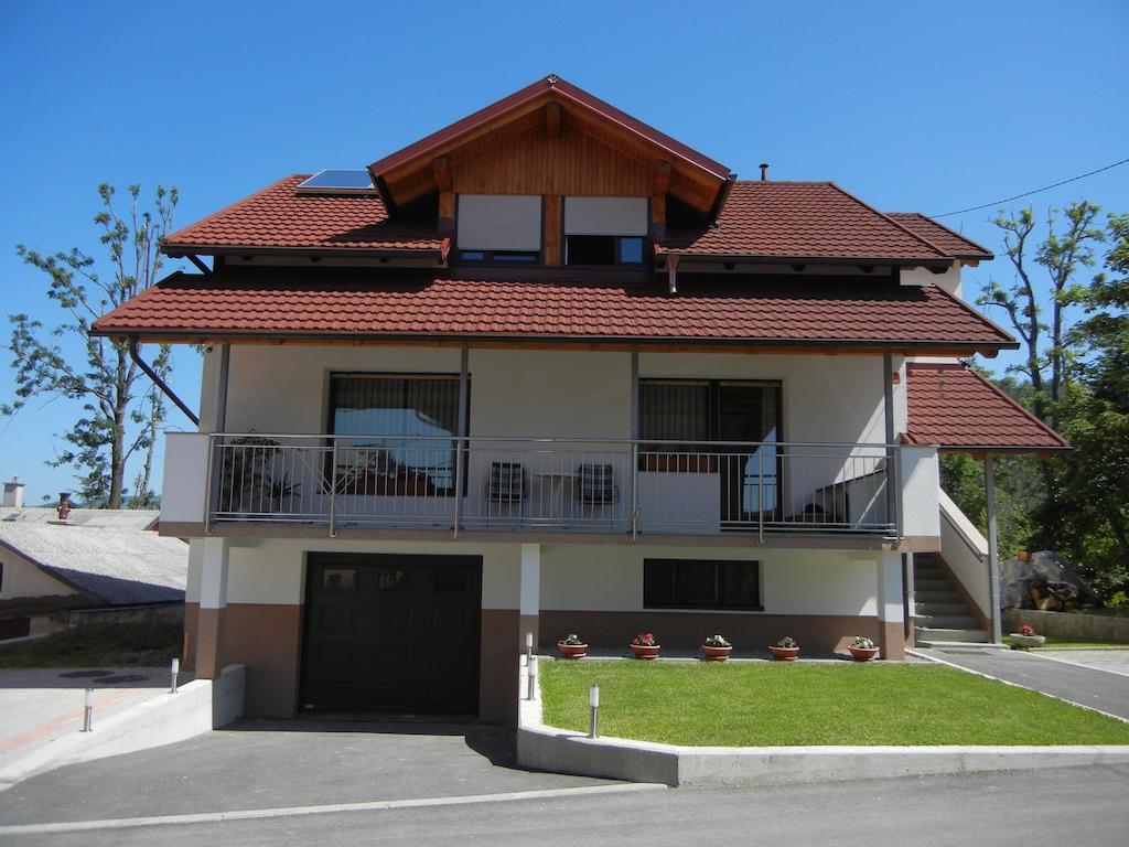 Rooms&Apartment Mira G. Postojna Exterior foto