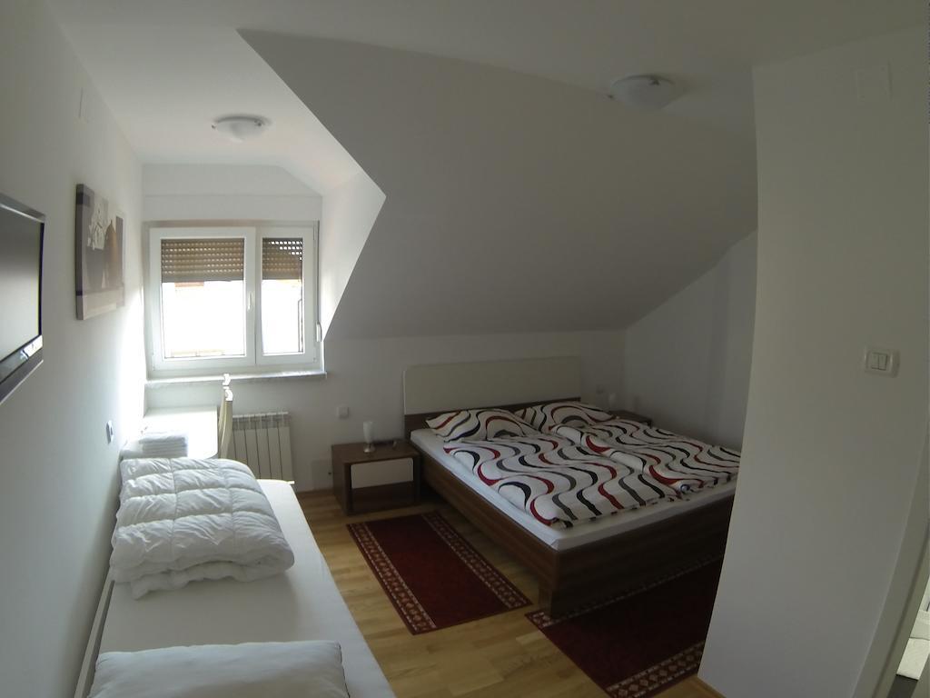 Rooms&Apartment Mira G. Postojna Quarto foto
