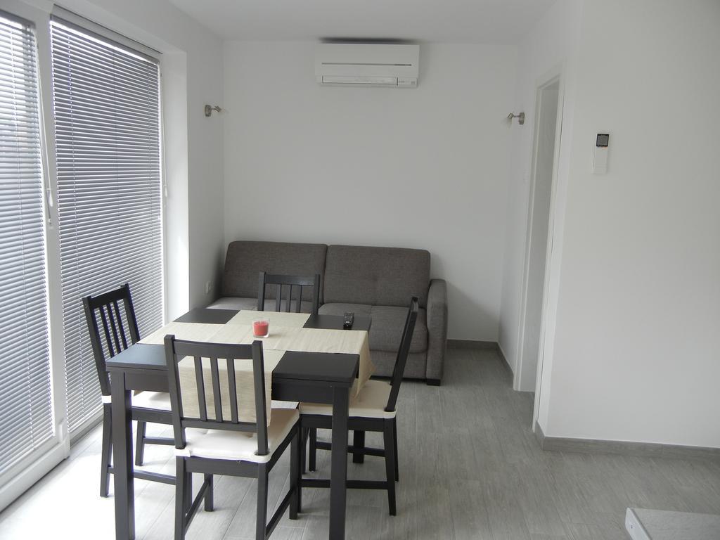 Rooms&Apartment Mira G. Postojna Exterior foto